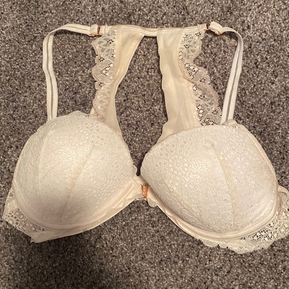 Pink front clip lace bra